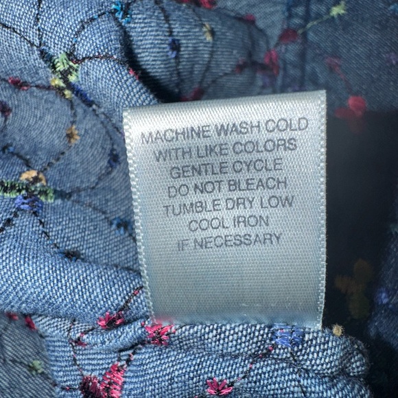 Vintage Floral embroidered Denim Jacket or button up over shirt. Oversized - Picture 6 of 9